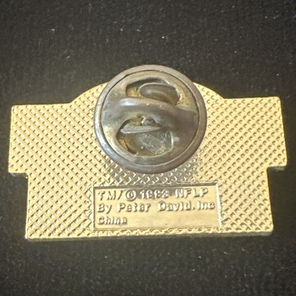 Green Bay Packers 1993 Peter David GB Logo Vintage Collector Enamel Lapel Pin - Picture 2 of 3